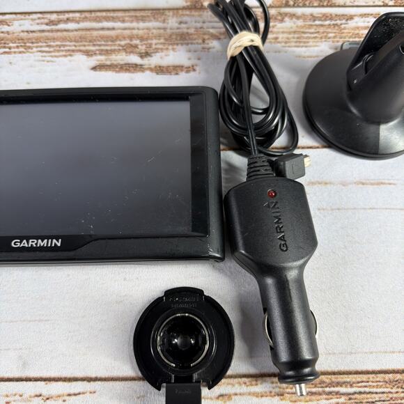 Garmin Nuvi 67LM 6in GPS Bundle Car Adapter Mount Tested Used - Picture 3 of 7